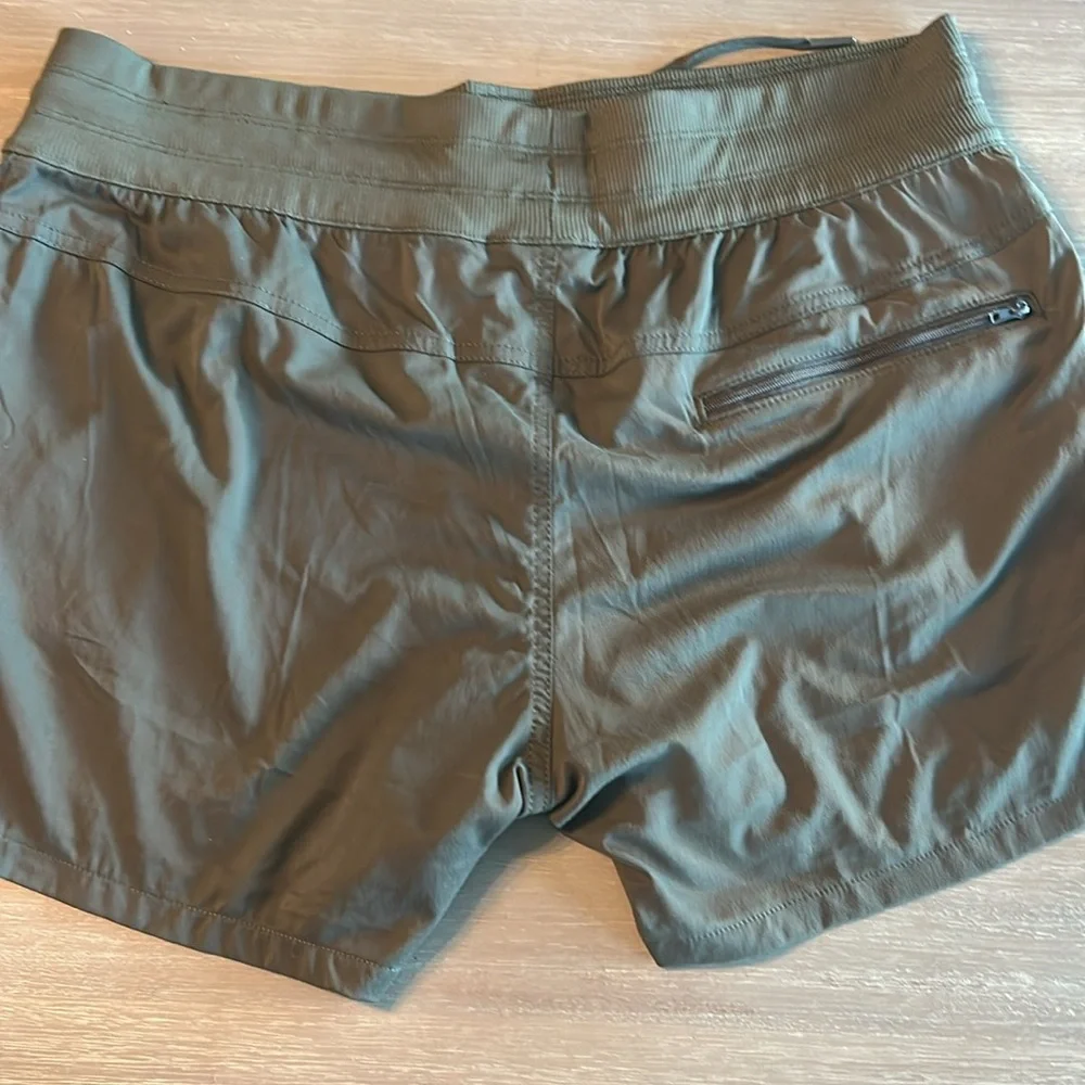 The North‎ Face Hunter green Performance Shorts